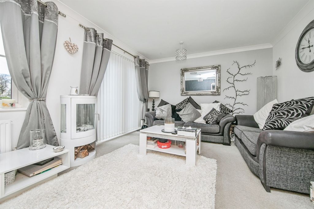 Property photo 3 of 16