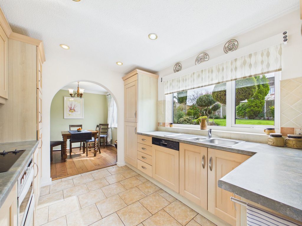 Property photo 3 of 27