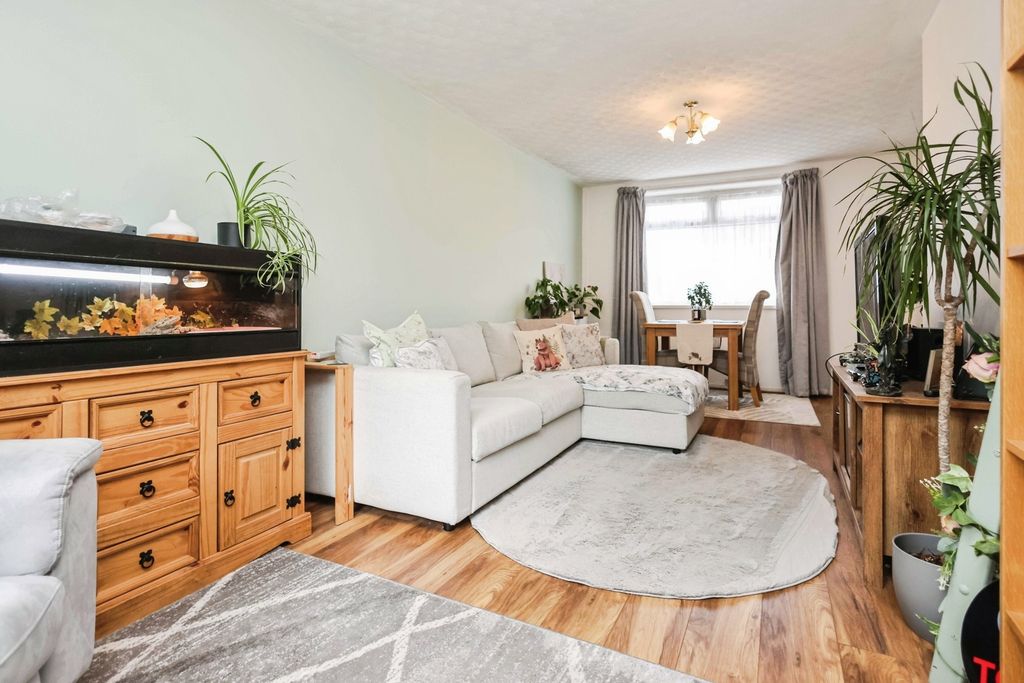 Property photo 3 of 22 Pbox-Img.Jpg