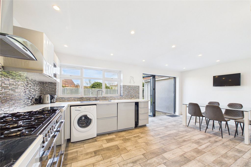 Property photo 3 of 12 Picture No. 16