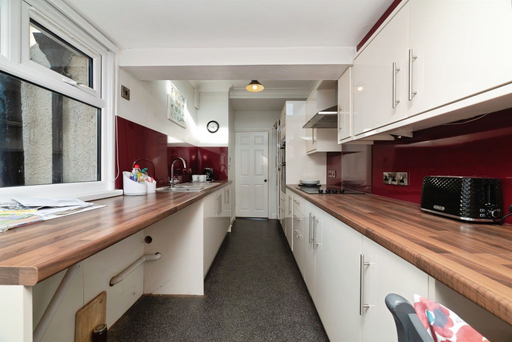 Property photo 2 of 17