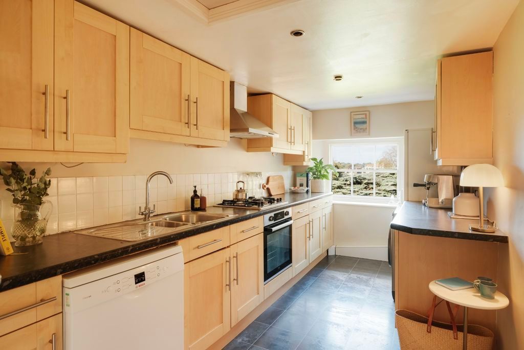 Property photo 3 of 14 Kitchen
