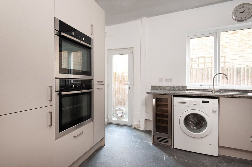 Property photo 3 of 23 Picture No. 06
