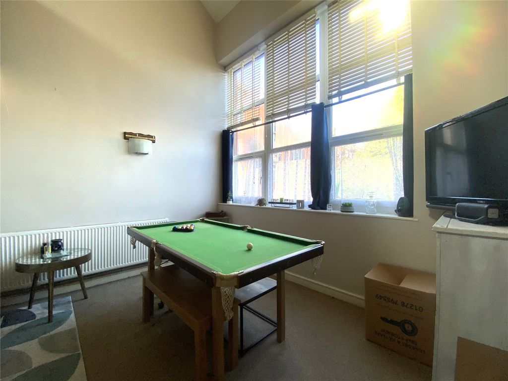 Property photo 2 of 7 Picture No. 12