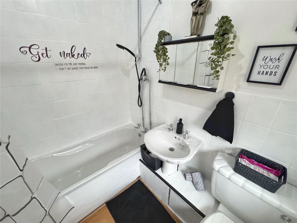 Property photo 3 of 22 Picture No. 17