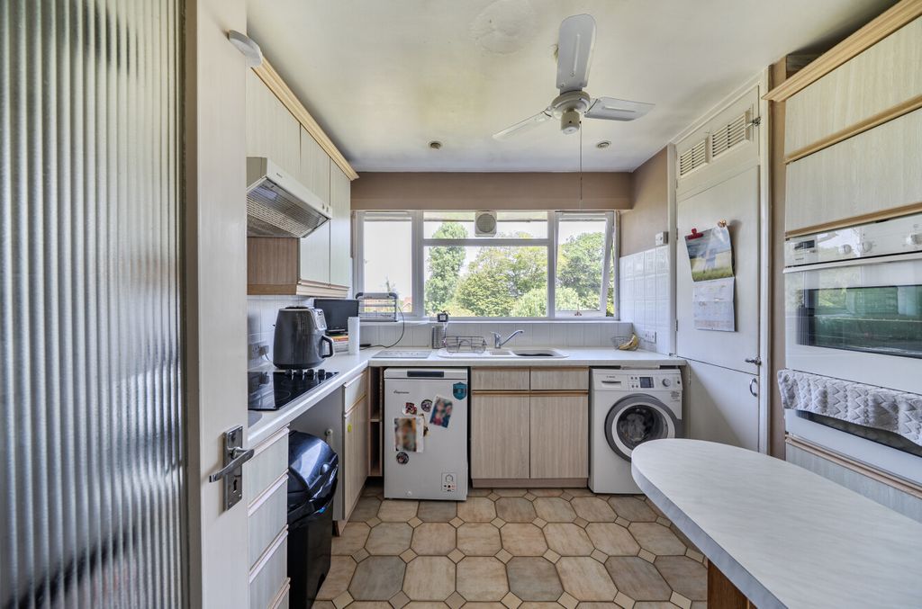 Property photo 3 of 20 1485917-8-6A47981...