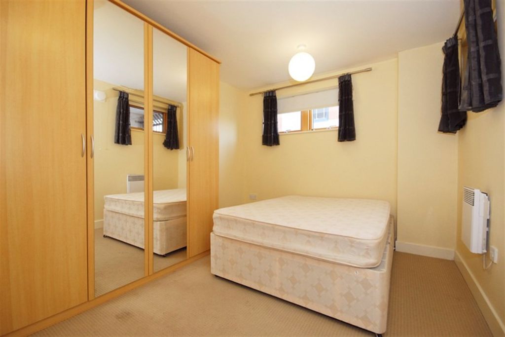 Property photo 2 of 5 Bedroom