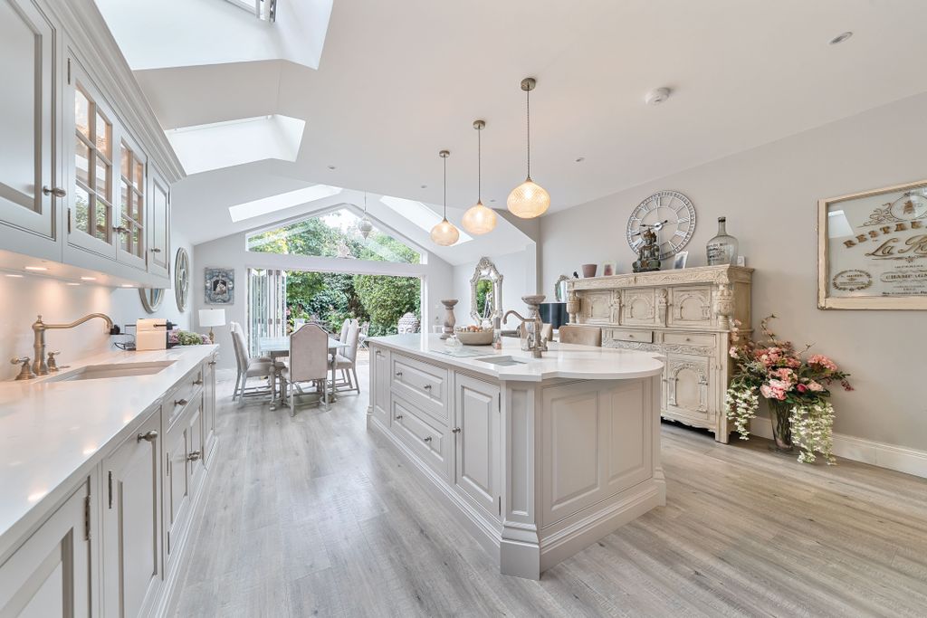 Property photo 1 of 17 1