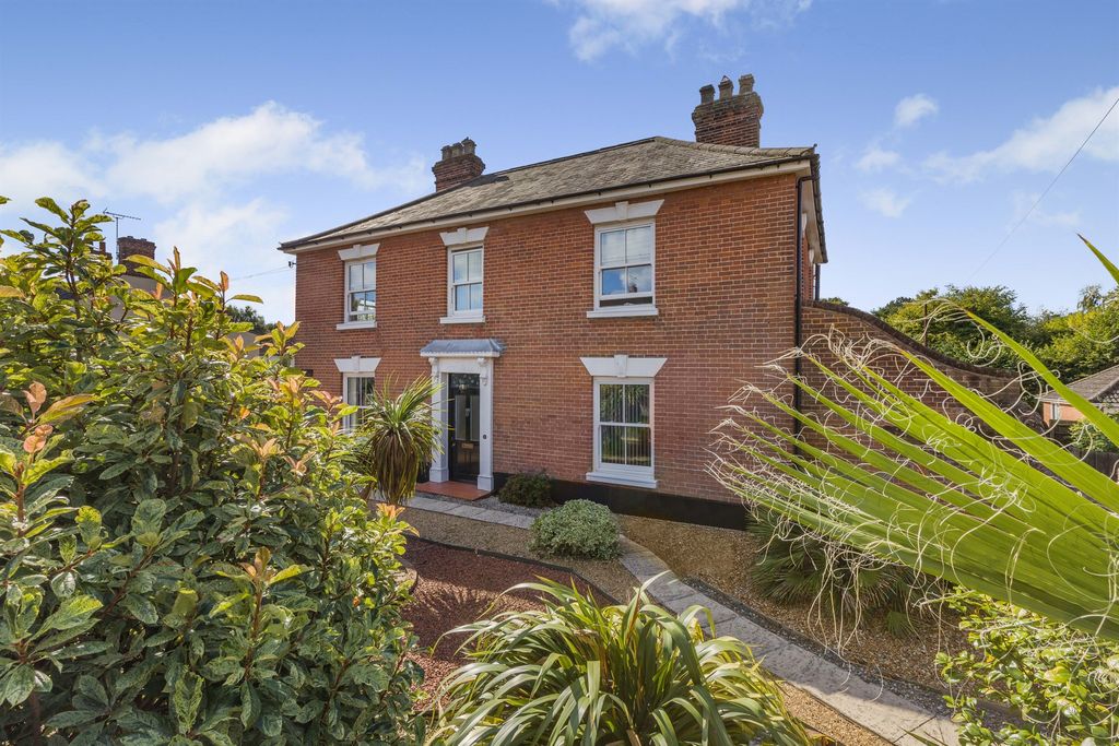 Property photo 1 of 20