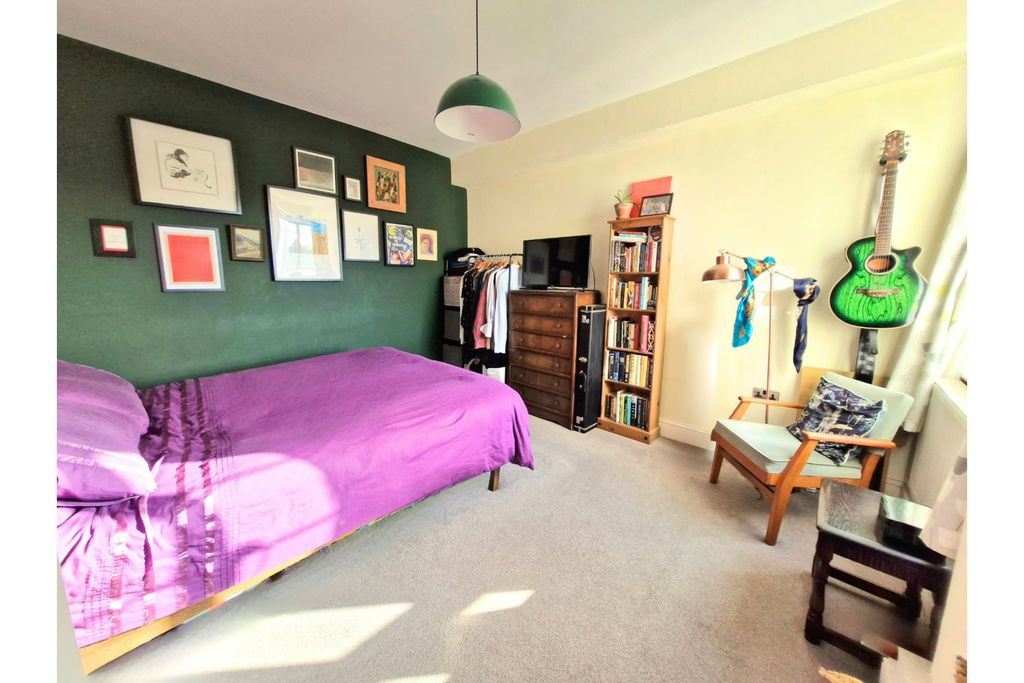 Property photo 3 of 7 Bedroom