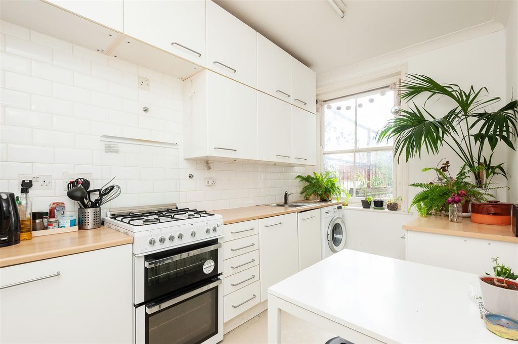 Property photo 3 of 15 Kitchen