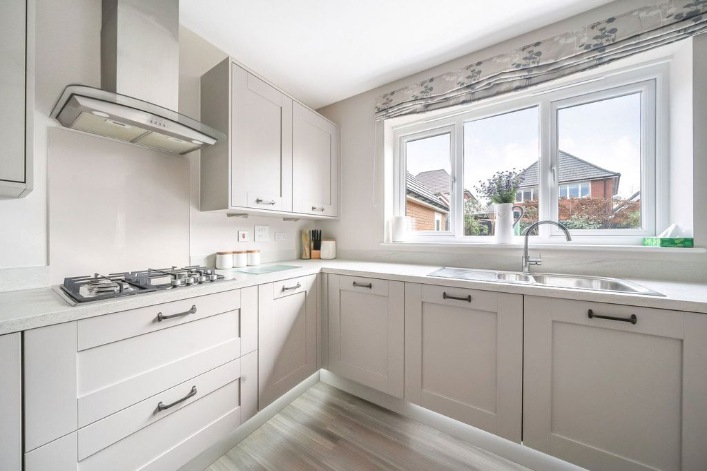 Property photo 2 of 24