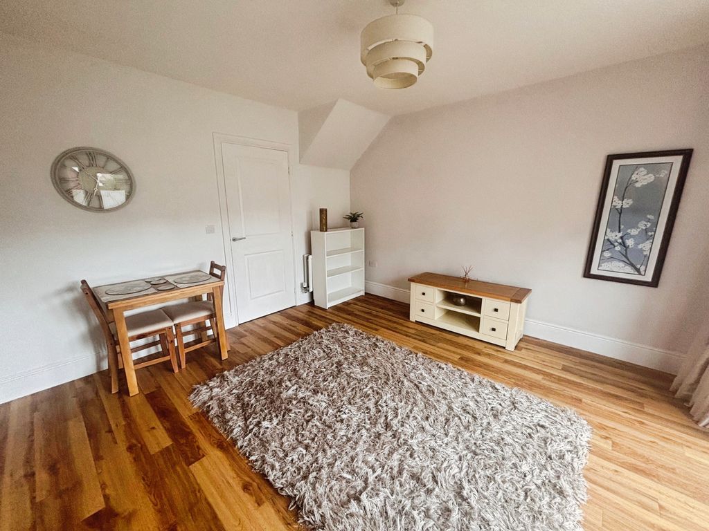 Property photo 3 of 21 Image