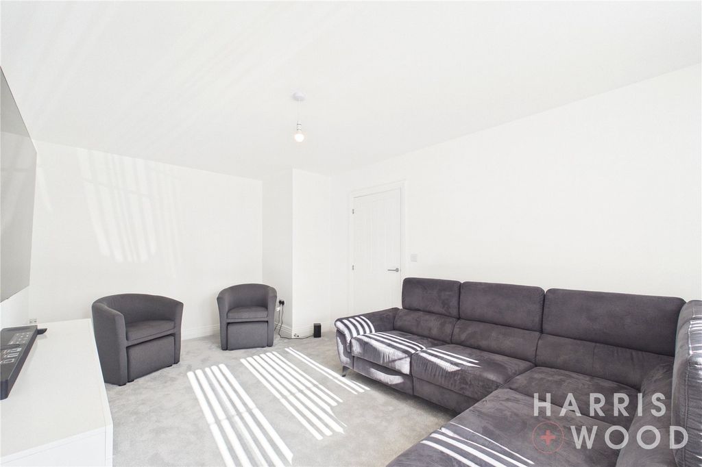 Property photo 3 of 24 Picture No. 04