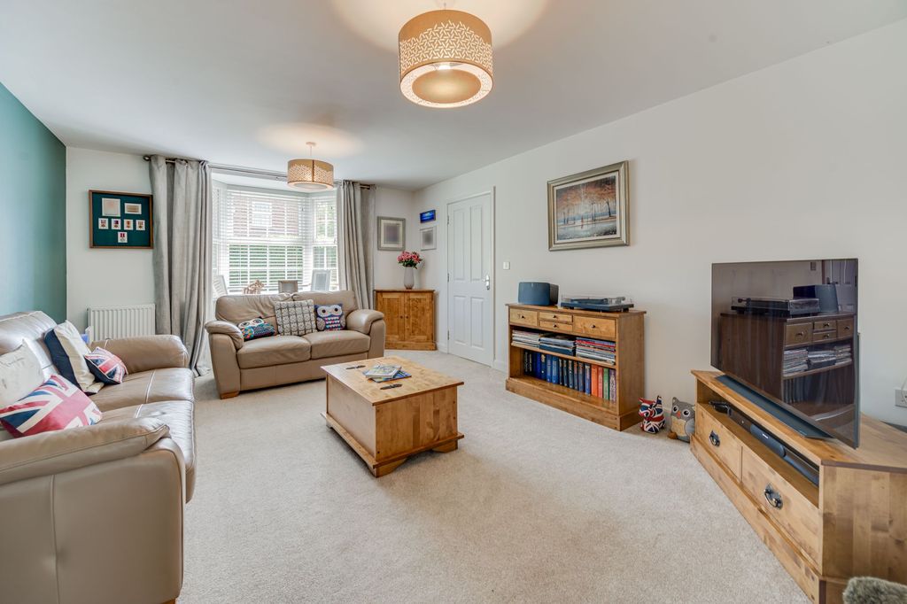 Property photo 3 of 36