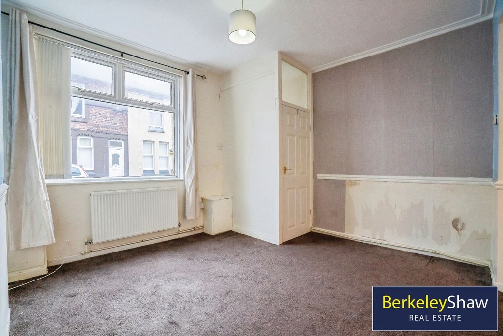 Property photo 2 of 16 Lounge