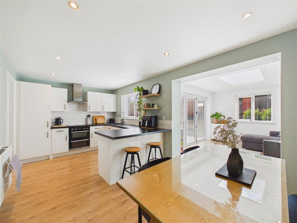 Property photo 2 of 23 Dining Kitchen