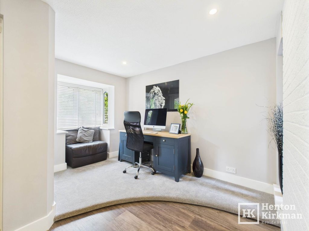 Property photo 3 of 28