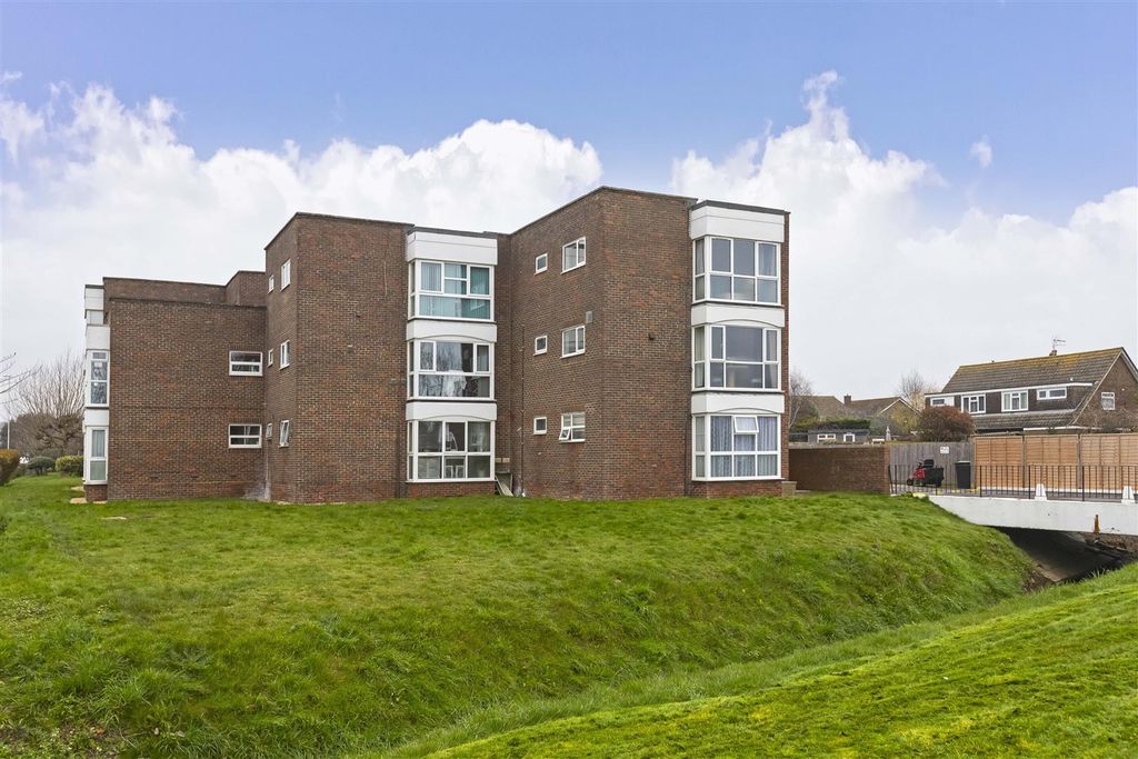 Property photo 1 of 13 Willow_Court_11.Jpg