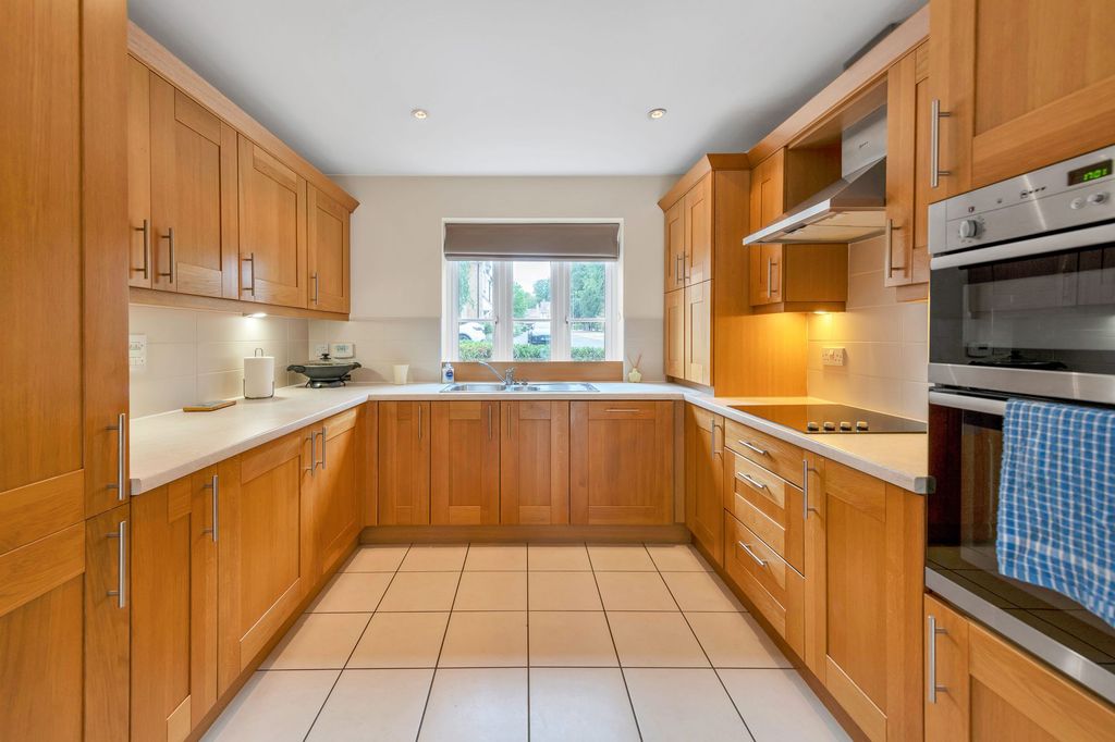 Property photo 2 of 22