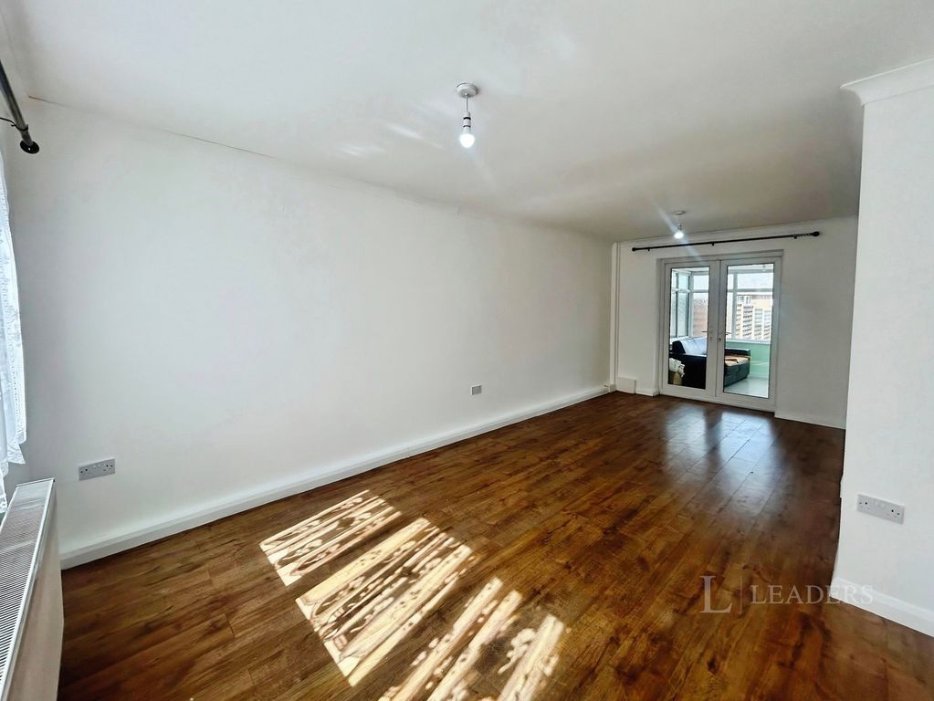Property photo 3 of 28 Pbox-Img.Jpg