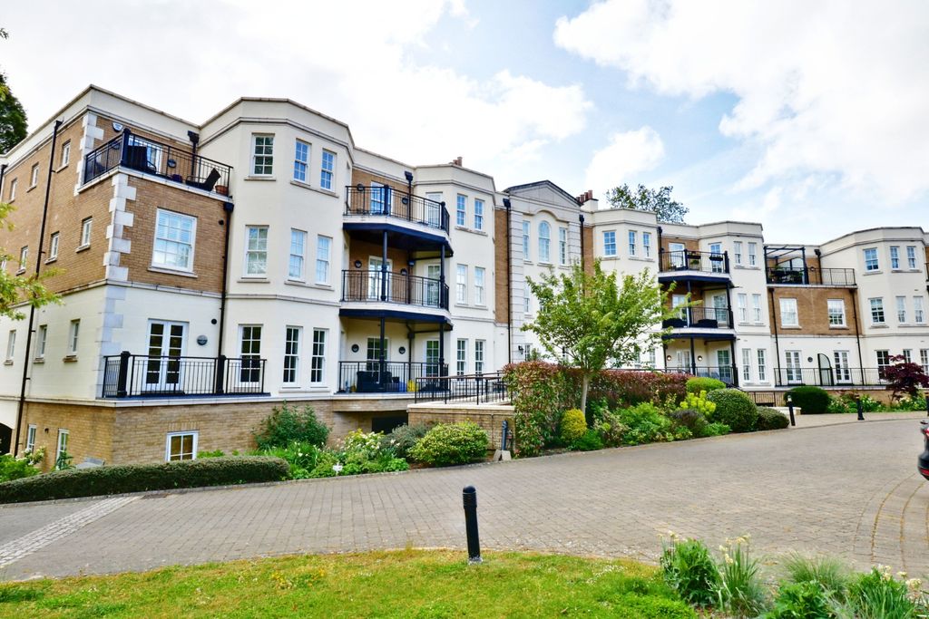Property photo 1 of 17 4096081