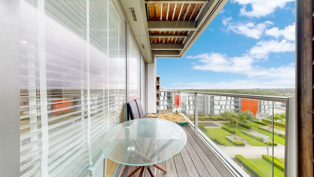 Property photo 2 of 10 Balcony