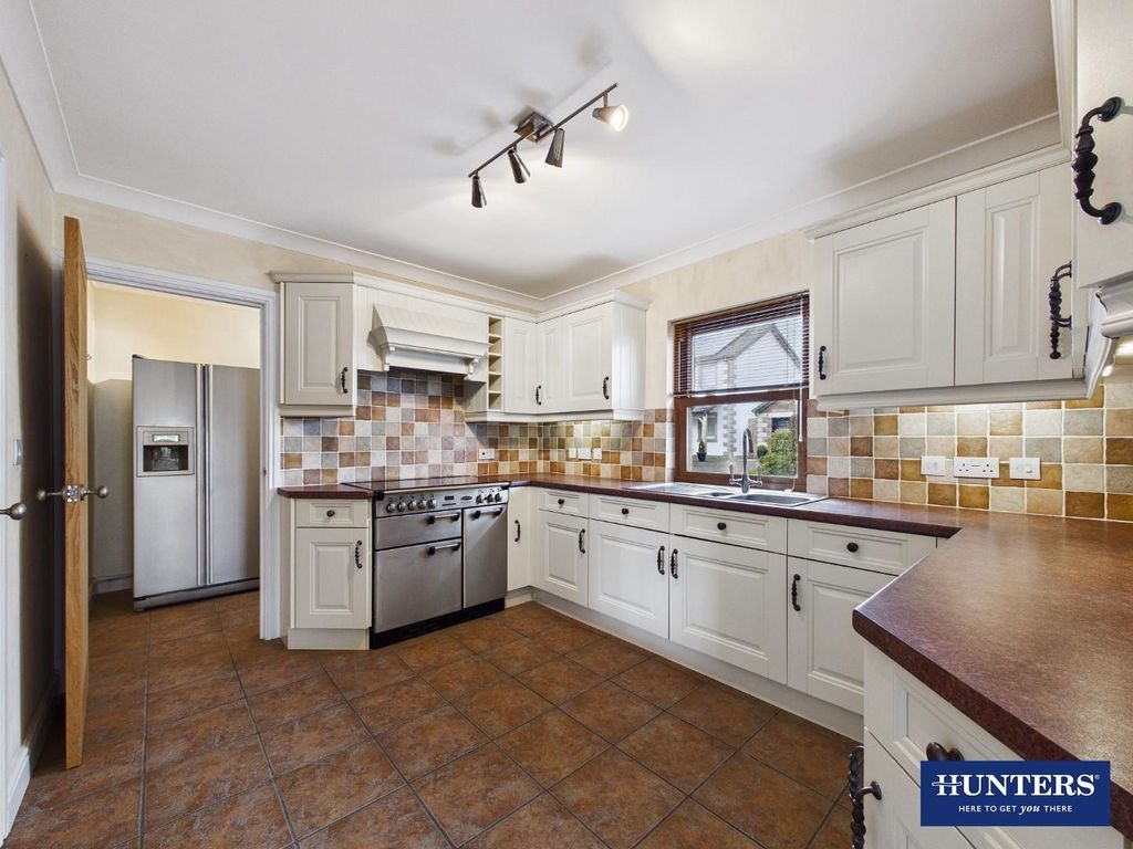 Property photo 3 of 20 Kitchen