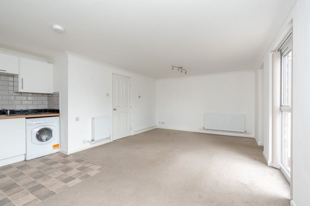 Property photo 3 of 7