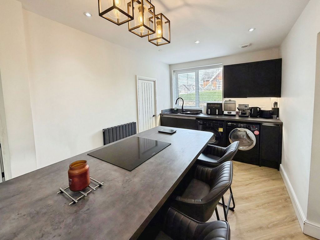 Property photo 2 of 35