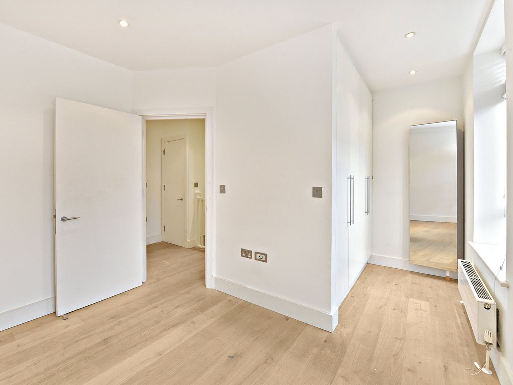 Property photo 3 of 12 Berwick Street