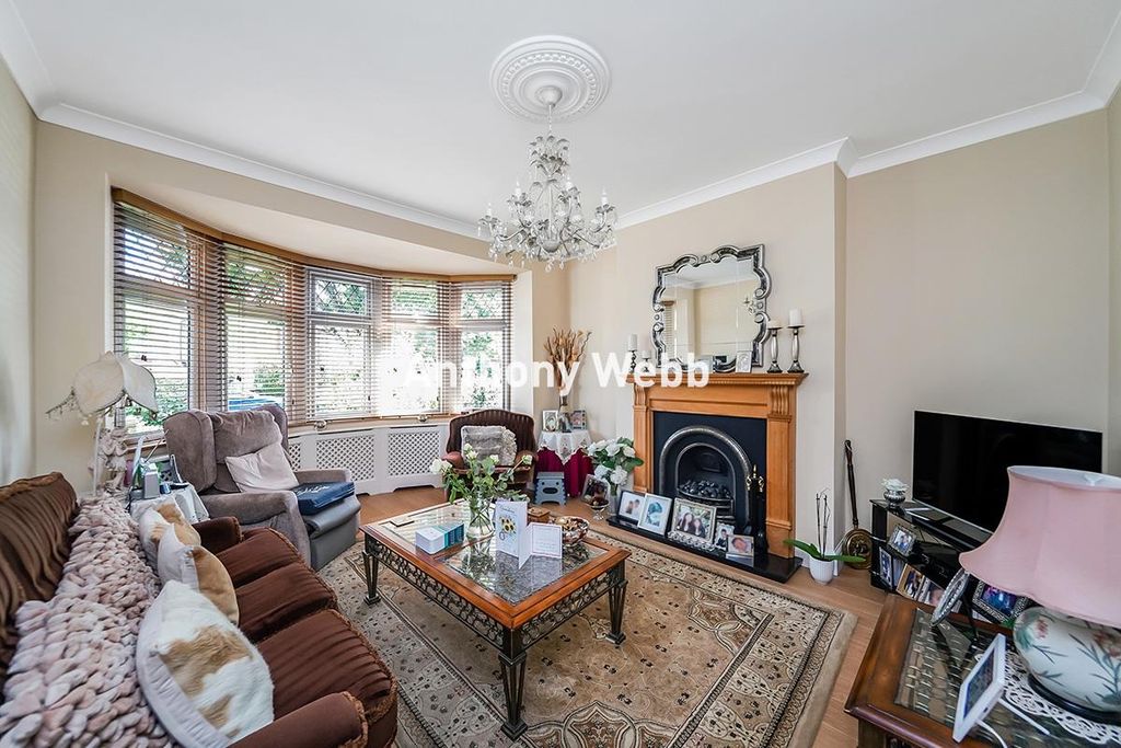 Property photo 2 of 20 Reception