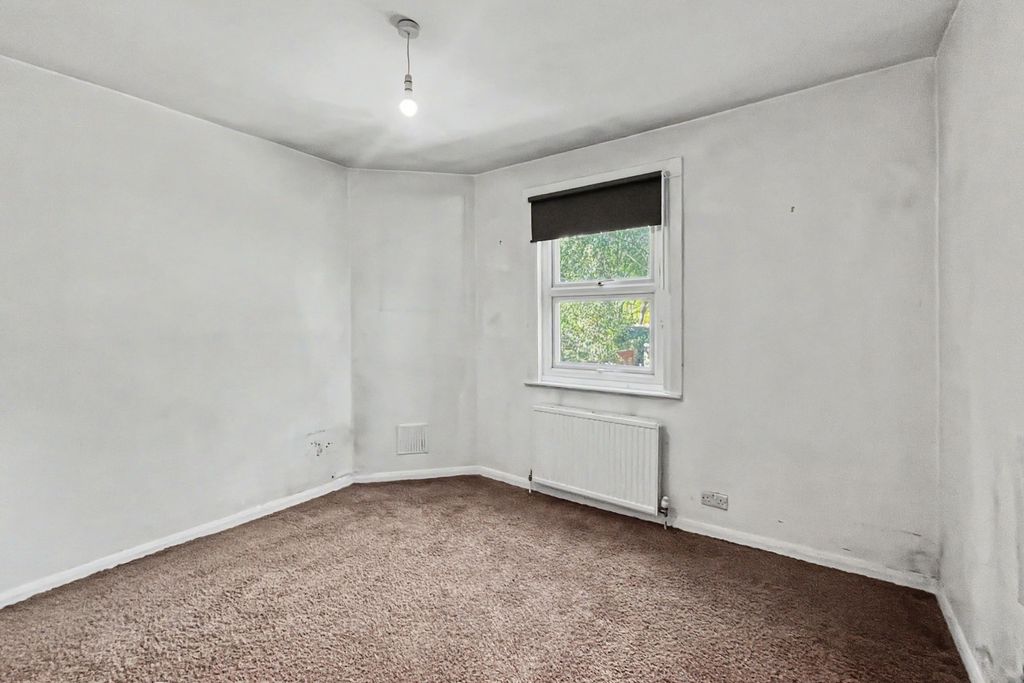 Property photo 2 of 14 2C Thurlby Road, West Norwood, London, Se27 0Rl