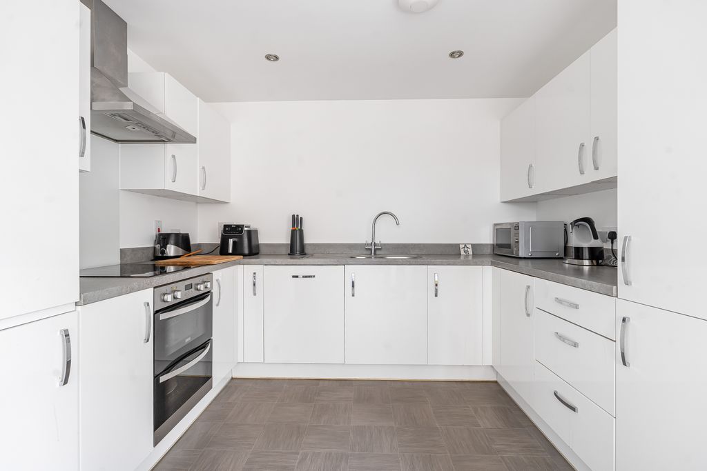 Property photo 3 of 19 11_74187