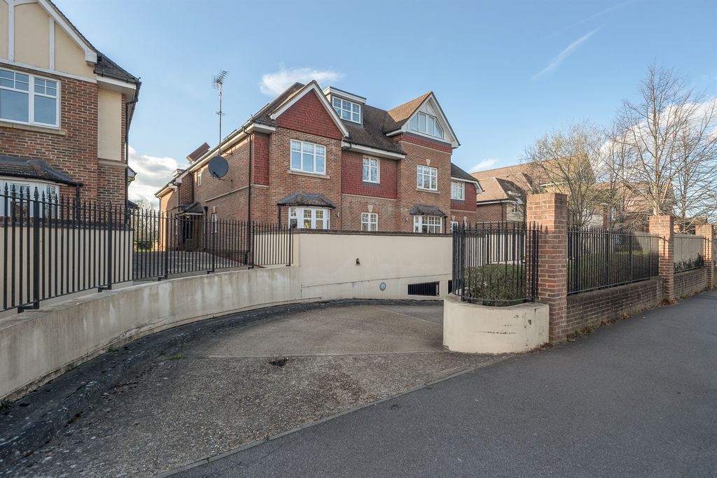 Property photo 1 of 12