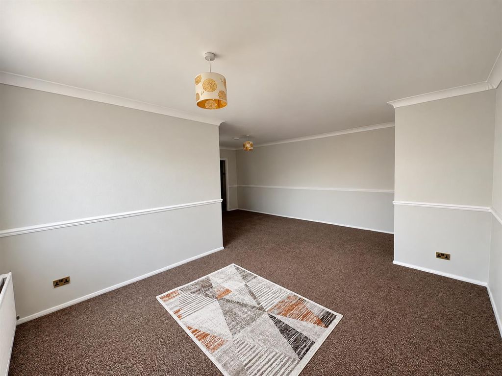 Property photo 2 of 8 Living Room 1.Png