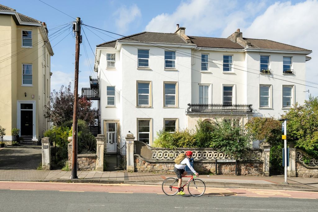 Property photo 2 of 9 External