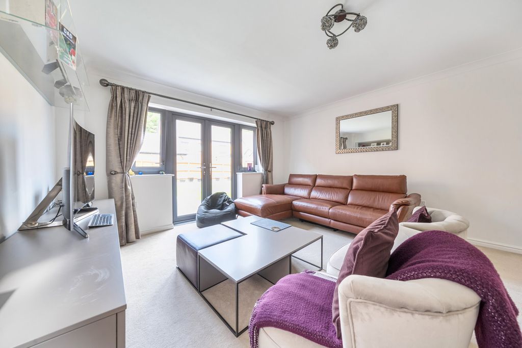 Property photo 3 of 21 1309702-3-685Ac03...