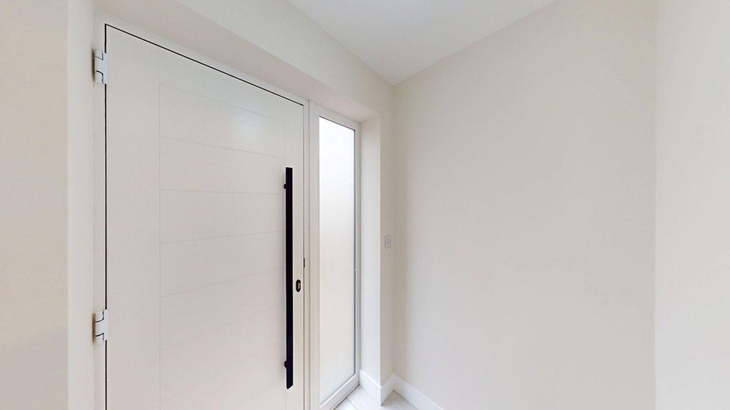 Property photo 2 of 23 Entrance