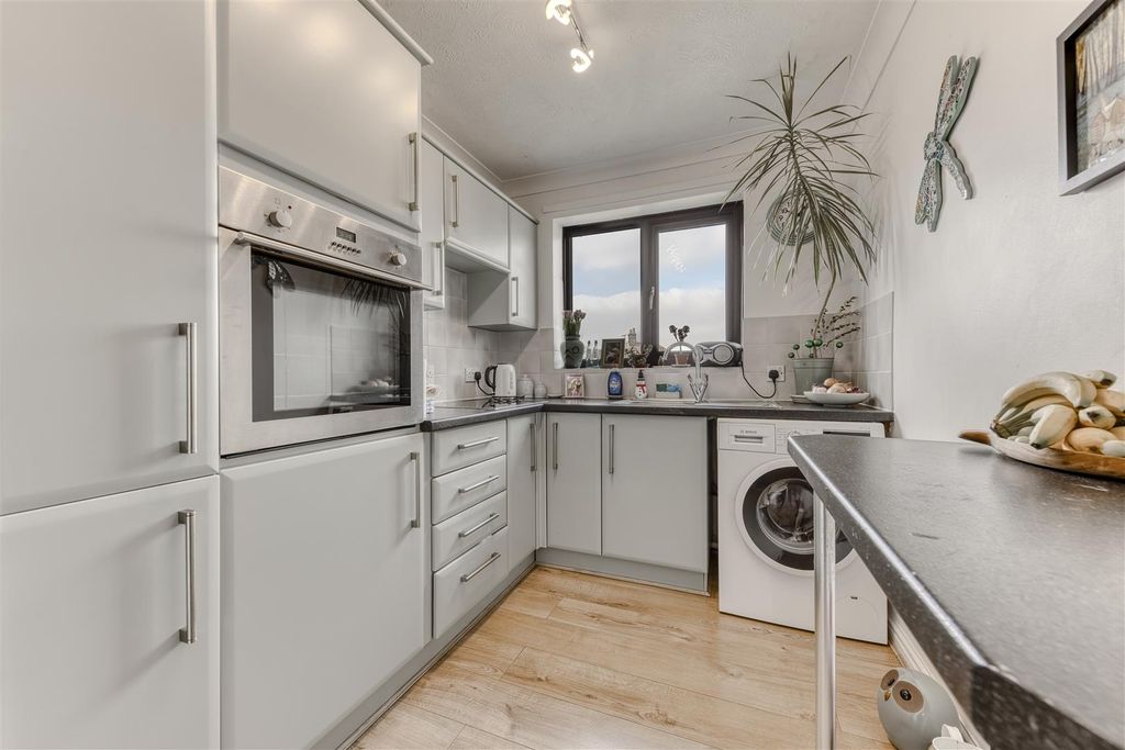 Property photo 2 of 14 Ba-10.Jpg