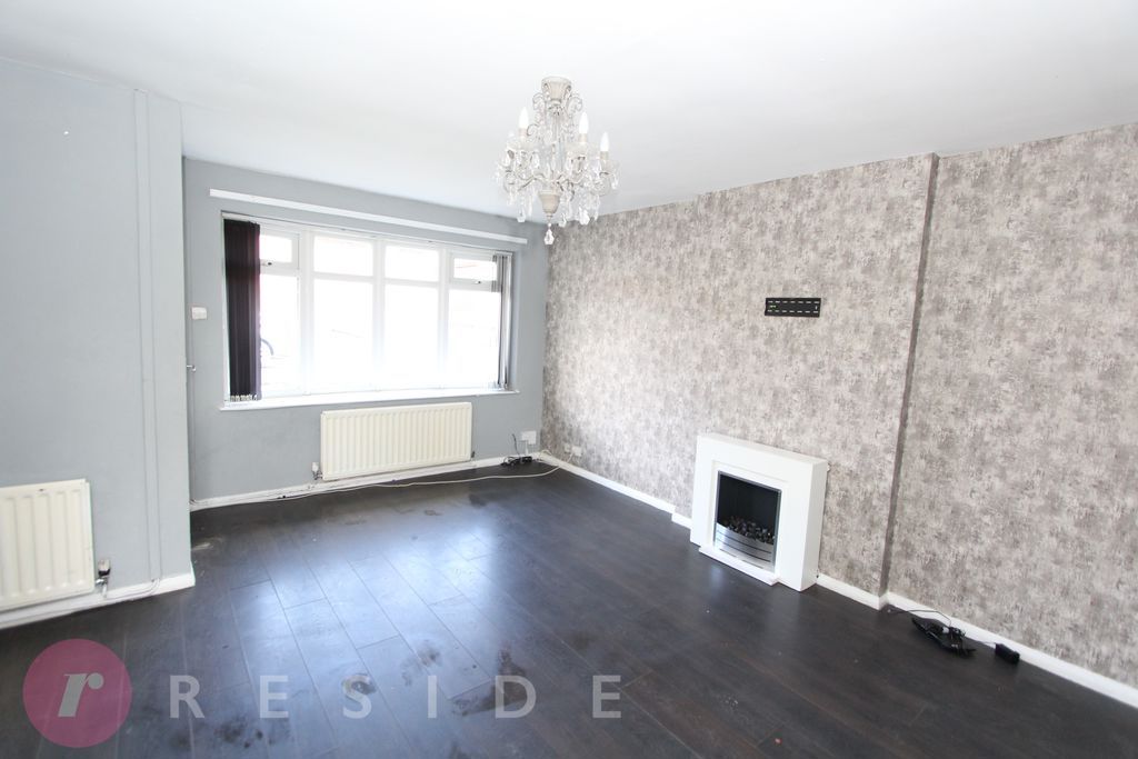 Property photo 2 of 10 Lounge