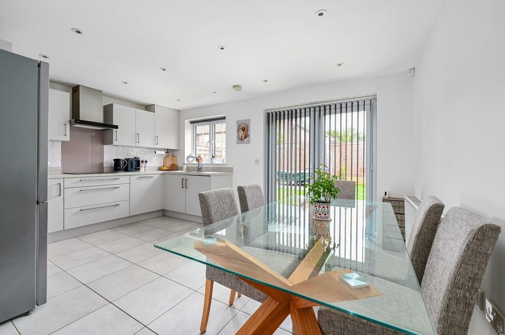 Property photo 2 of 12 Kitchen/Dining Room