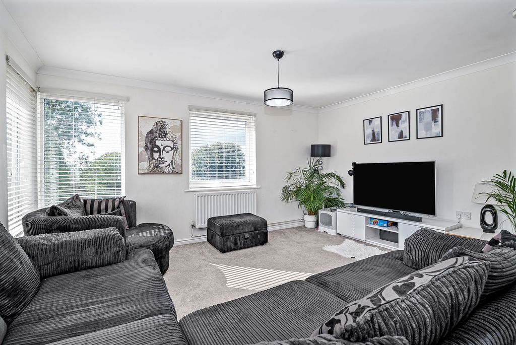 Property photo 2 of 13