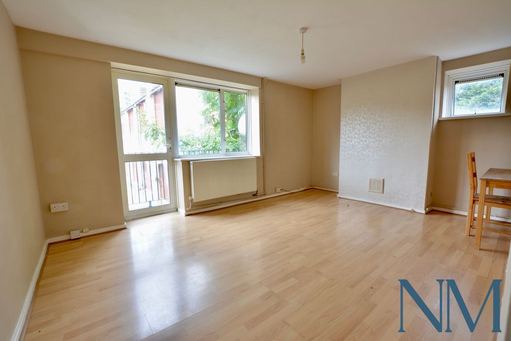 Property photo 2 of 9 Gallery