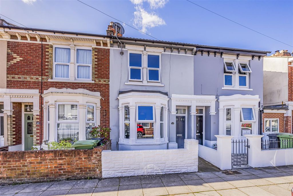 Property photo 1 of 17 38 Meon Road, Southsea-Porticomarketing-Soldby-23.