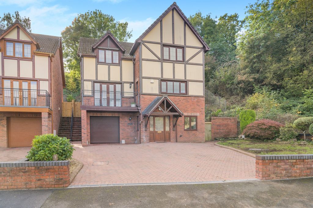 Property photo 1 of 30