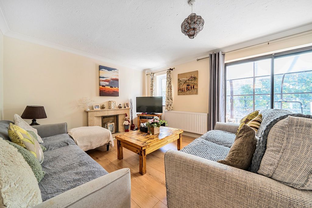 Property photo 2 of 18