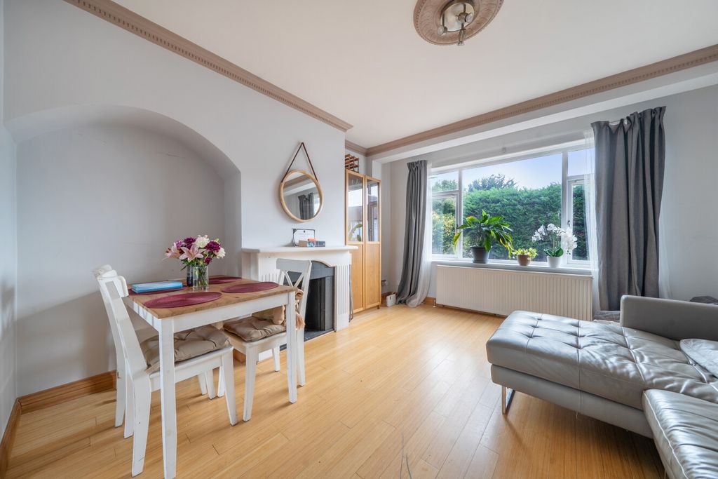 Property photo 2 of 19 1520200-1-6Aa7B69...
