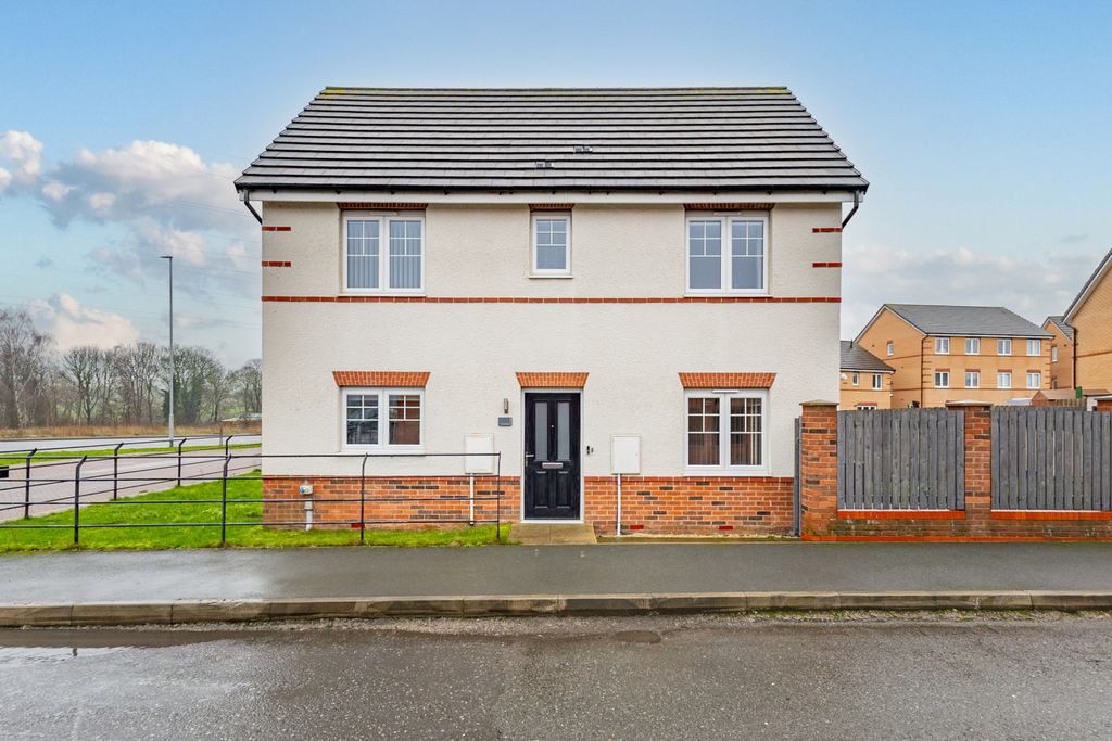 Property photo 1 of 17 3 Bedroom Semi Detached For Sale