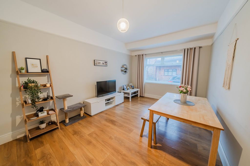 Property photo 1 of 30